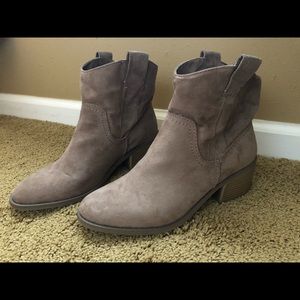 Heeled booties